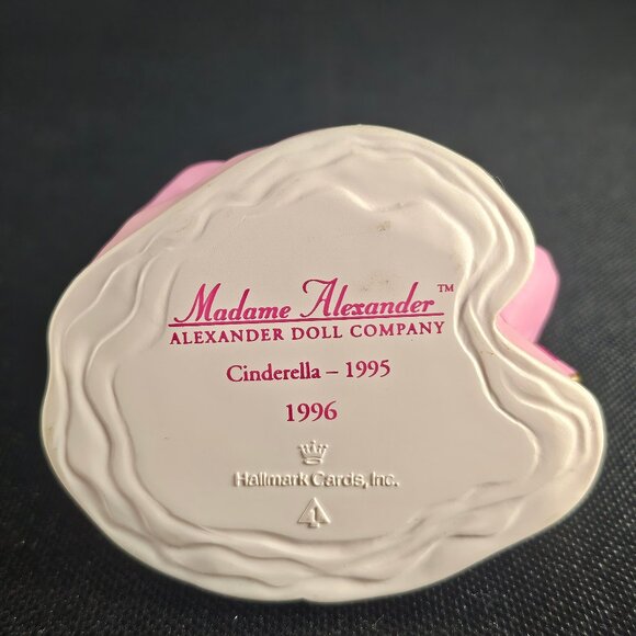 Hallmark, Cinderella 1995 Madame Alexander Keepsake Ornament. QX 6311 - Picture 10 of 13